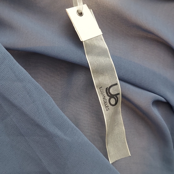 Ya Los Angeles Silk Pull-over Blouse - Picture 6 of 7